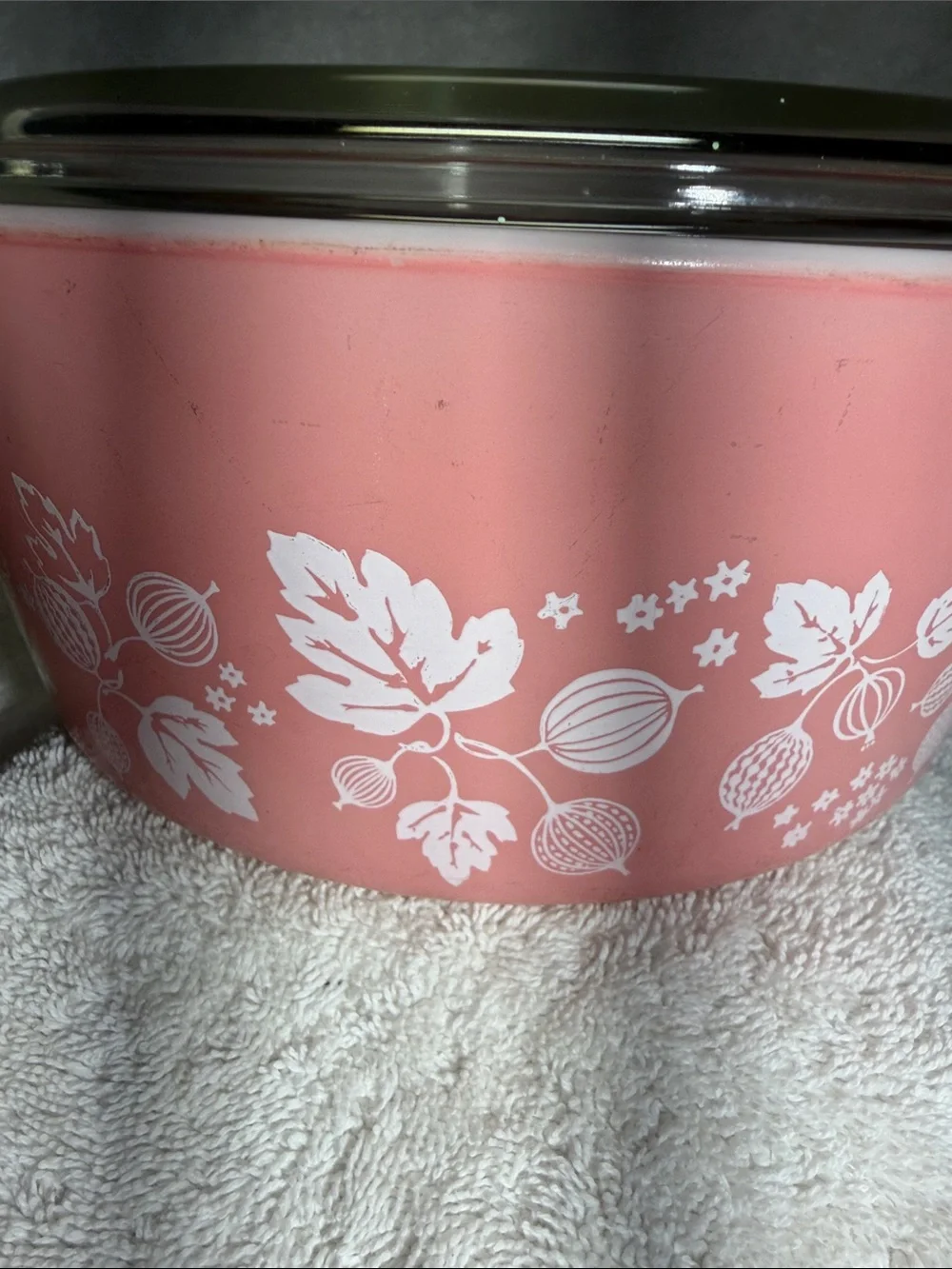 Pyrex Vintage Pink Gooseberry Pattern Covered Casserole Dish  #475-B 2 1/2 Quart